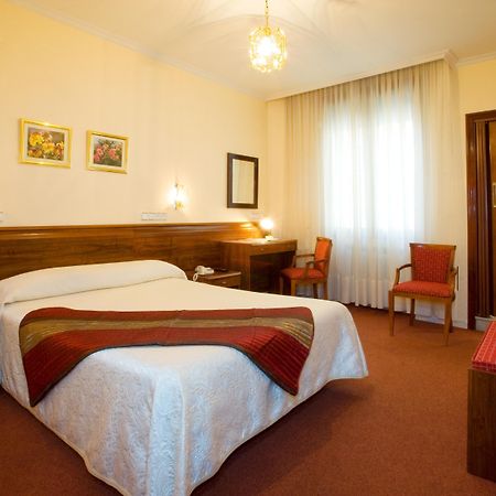 Hotel Castilla Gijón Eksteriør bilde