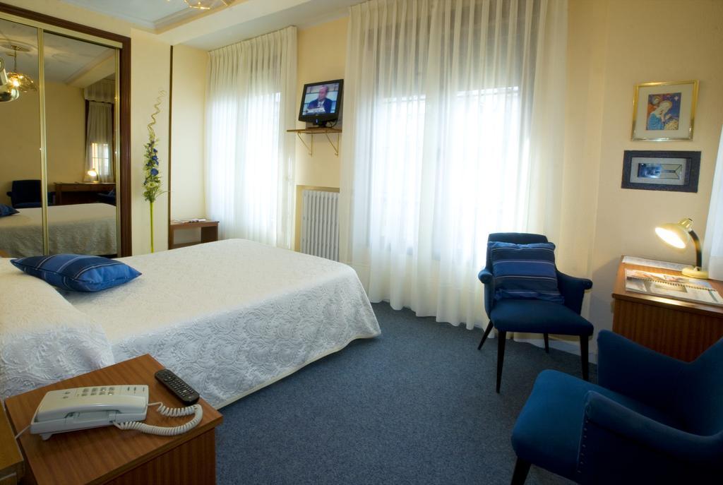 Hotel Castilla Gijón Eksteriør bilde